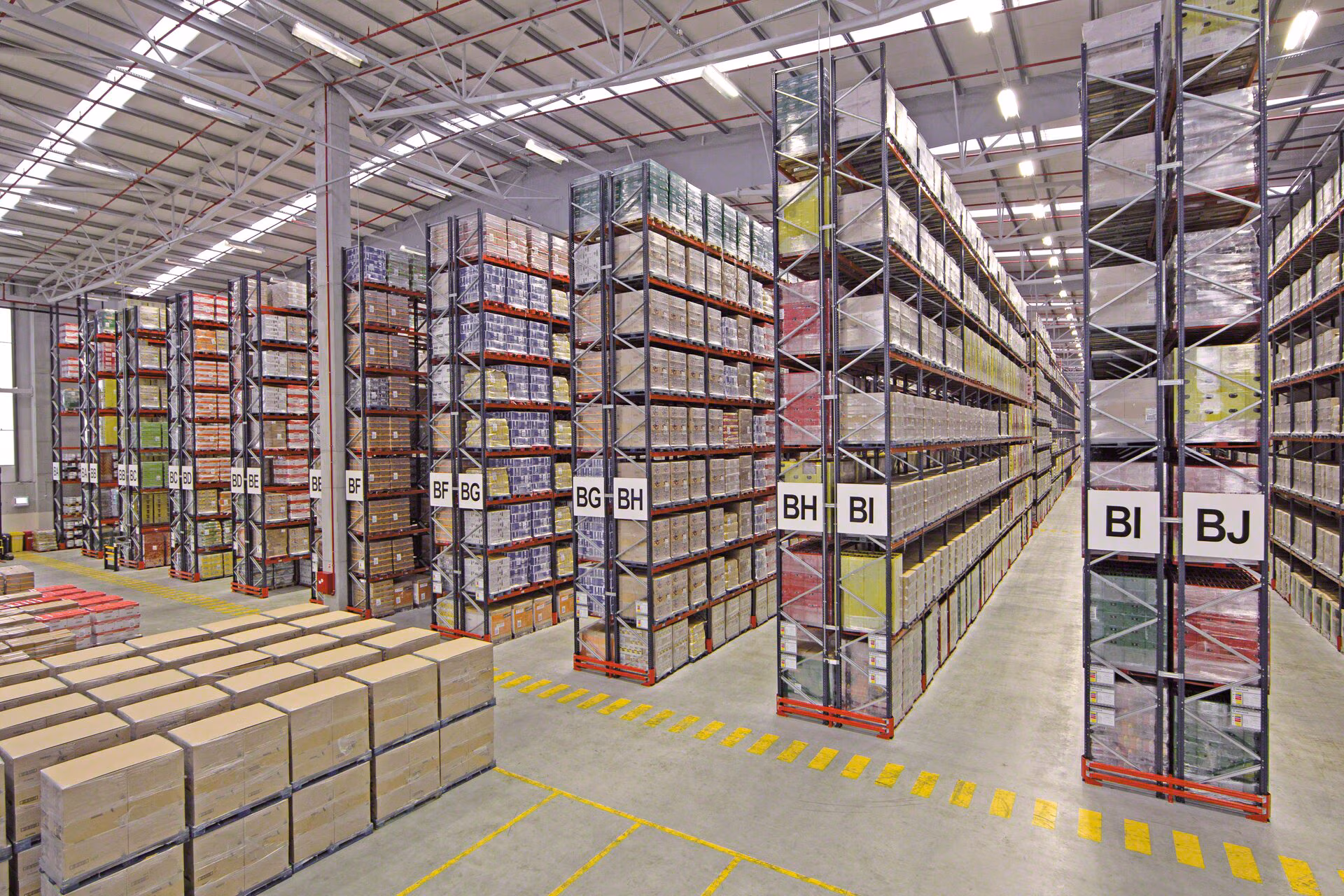 Mecalux conventionele palletstellingen enkeldiepe opstelling