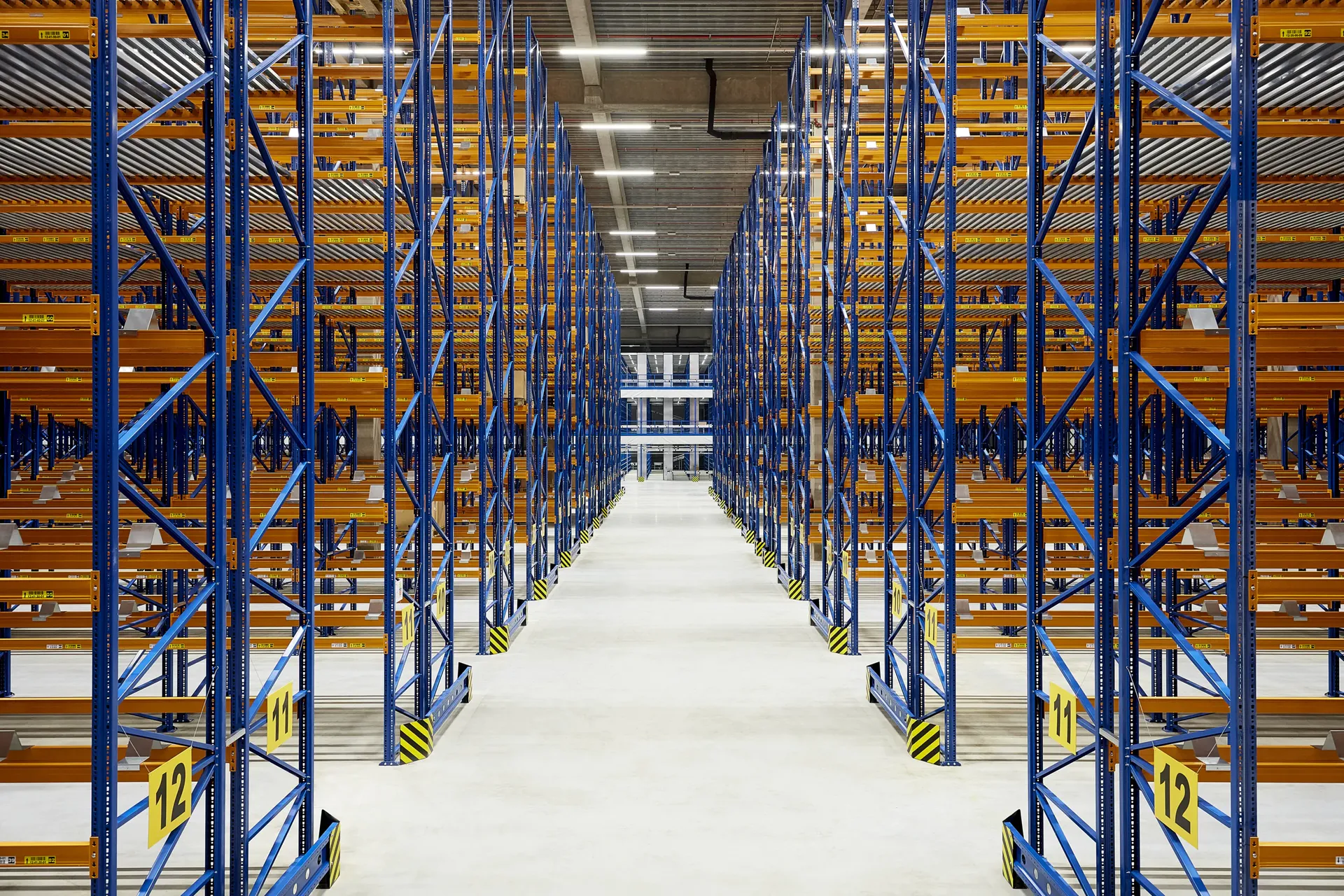 Nedcon palletstellingen magazijn &mdash; MagazijnService Antwerpen