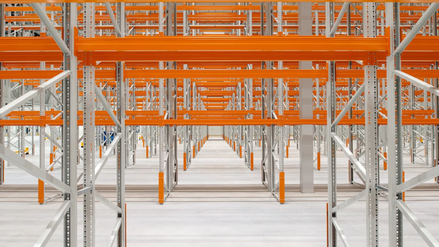 Nedcon magazijnstellingen &mdash; oranje frames detail