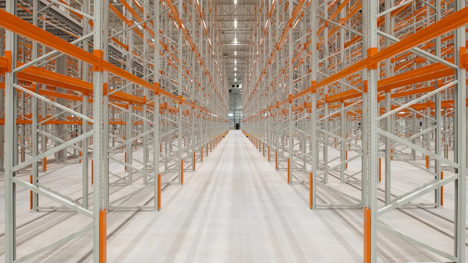 Nedcon palletstellingen rijgang &mdash; distributiecentrum