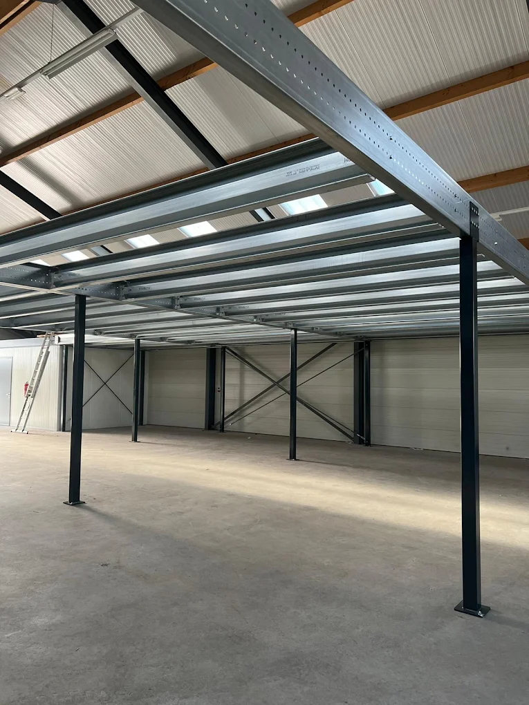 CE-gecertificeerde staalconstructie Profima entresolvloer kolommen balken