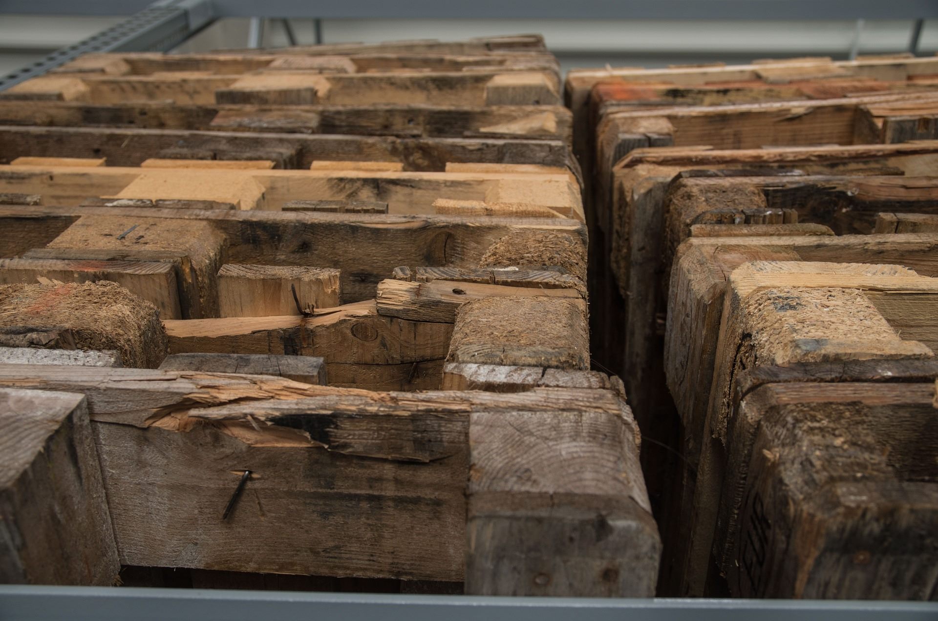 Palettes euro endommagées — contrôle de rayonnage selon EN 15635 — MagazijnService